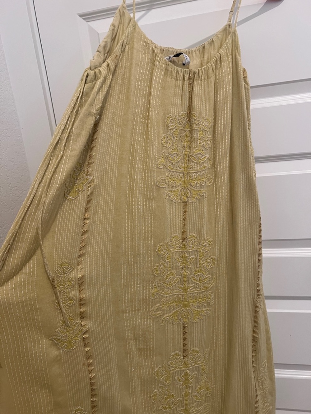 Zara Pale Yellow Embroidered Spaghetti-Strap Maxi Dress - Picture 2 of 3